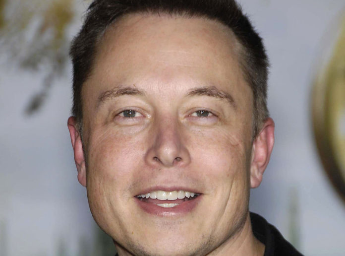 ‘Saturday Night Live’ Cast Throw Major Side Eye at Elon Musk Hosting - Yahoo Entertainment