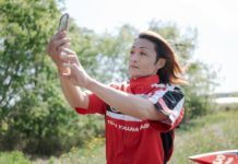 A ‘beautiful’ female biker was actually a 50-year-old man using FaceApp. After he confessed, his followers liked him even more. – The Washington Post