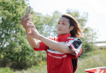 Female biker was a 50-year-old man using FaceApp. After he confessed, his followers liked him even more. – The Seattle Times