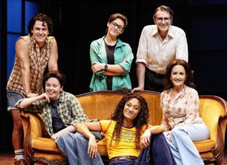 ‘Fun Home’ Proves That Musical Theatre Is For Lesbians ‘Fun Home’ – Junkee