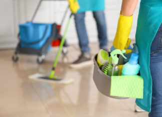 Gay janitor claims he was fired for reporting homophobic abuse – Queerty