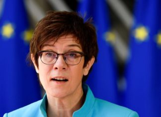 German lawmakers back compensation for gay soldiers – Reuters