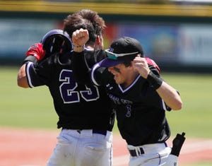 Hood powers Abilene Wylie past Canyon Randall in region quarterfinal baseball playoff opener – Abilene Reporter-News