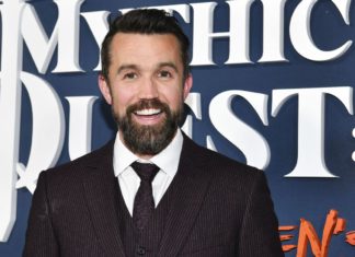 Rob McElhenney Gushes to GLAAD About His Gay Moms – NewNowNext