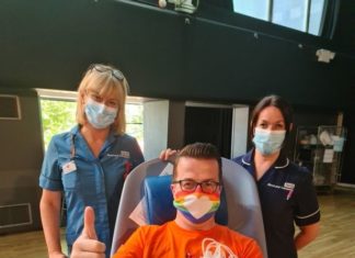 Exeter nurse becomes first gay man in Devon to give blood under ‘landmark’ rule change – Devon Live