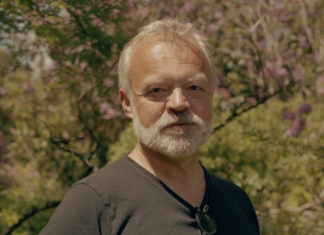 Graham Norton Comes Around – The New York Times