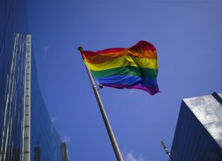 Handwriting Sample Ends Harassment For Gay Couple – Newser