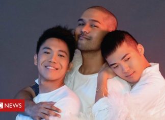 LGBTQ: The podcast telling Singapore’s hidden gay stories – BBC News