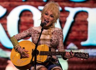 Love Dolly Parton? Bust your blonde wig out for DollyFest in the Old City this weekend – Knoxville News Sentinel