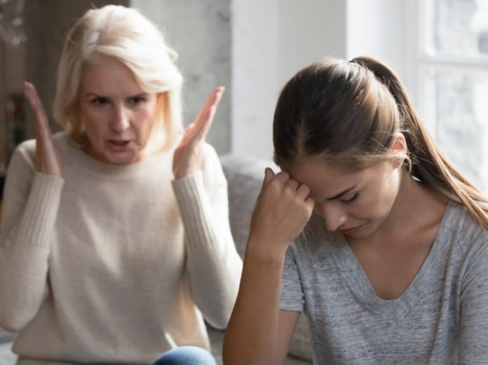 Mum gives daughter’s number to man without her consent because she can’t accept that she’s gay - indy100