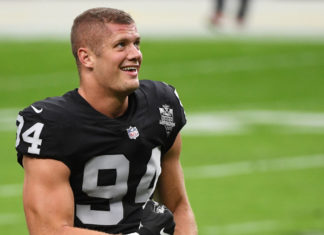 Raiders Defensive Lineman Carl Nassib Becomes NFL’s First Openly Gay Active Player – Sports Illustrated