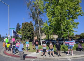 San Jose church that defied coronavirus orders draws protest by hosting anti-gay leader – San Francisco Chronicle