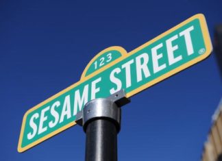 Sesame Street introduces 2 gay dads during Pride Month – WPRI.com