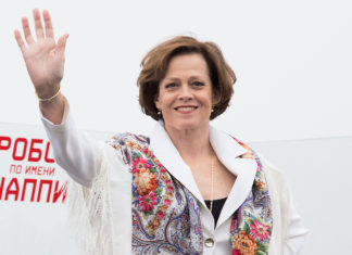 Sigourney Weaver Praises Gov. Whitmer for Banning Use of Funds For Conversion Therapy While Discussing Gay Activist Role – pride source.com