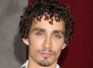 The Untold Truth Of The Umbrella Academy’s Robert Sheehan – Looper