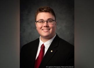 West Virginia Republican state lawmaker comes out as gay – WDJT