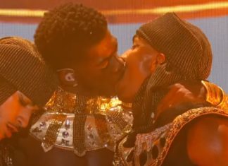A quick roundup of gay kisses at music award shows that doesn’t include Madonna – Queerty