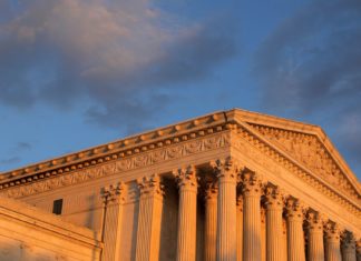 U.S. Supreme Court rebuffs appeal by florist who spurned gay couple – Reuters