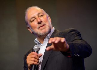 Anti-gay Hillsong megachurch leader charged with covering up father’s child sex abuse – PinkNews