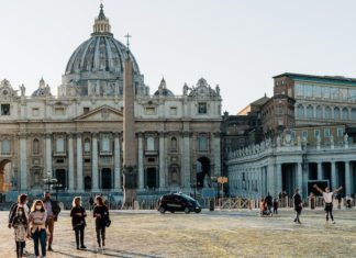 Catholic Church Discovered Some Of Their Priests Are Using Grindr – UPROXX