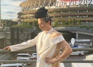 Figure skater Johnny Weir eviscerates Trump stan who couldn’t handle his gorgeous Olympics look – PinkNews