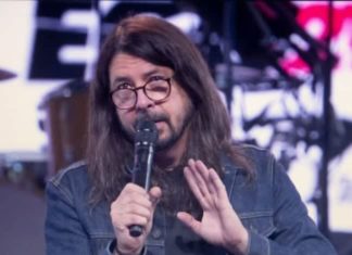 Grohl Troll: Foo Fighter Dave Grohl And Buddies Play Gay; Try To Offend Westboro Baptists With Disco Music For ‘a Bit Of Fun’ – VOTE WYT – Towleroad