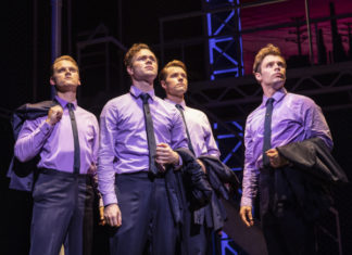 Jersey Boys returns to the West End with a night of lighthearted musical entertainment – review – Gay Times Magazine