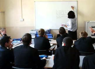 Lehi, Utah, High School Teacher Put on Leave for Classroom Vaccine Speech – Newsweek
