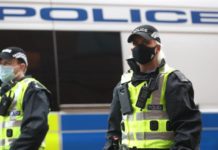 Three men arrested following ‘abhorrent’ attack against gay couple in Edinburgh – Yahoo Eurosport UK