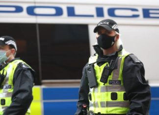 Three men arrested following ‘abhorrent’ attack against gay couple in Edinburgh – Yahoo Eurosport UK