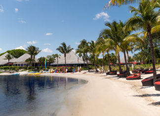 All-Inclusive Resorts Make Staying Put More Appealing – The New York Times