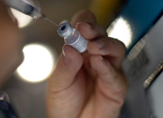 Biden mandates vaccines for workers, saying, ‘Our patience is wearing thin.’ – The New York Times