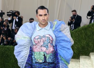 Dan Levy: Gay Men Can Be Maps – Gawker