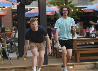 Gen Z discovers pickleball, bocce and other senior-friendly games, sending sales through the roof – San Antonio Express-News