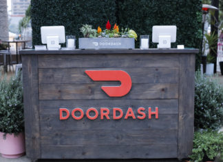 Massachusetts DoorDash Driver Arrested for Writing Slurs on Sandwich Wrapper for Gay Couple – Newsweek
