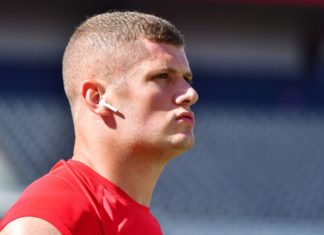 Raiders player becomes first active in NFL to come out as gay – Axios