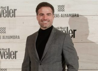 Telenovela actor and model Roberto Manrique comes out as gay – PinkNews