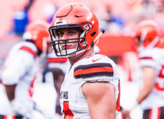 These 15 other LGBTQ athletes helped make it possible for Carl Nassib to play while out – LGBTQ Nation