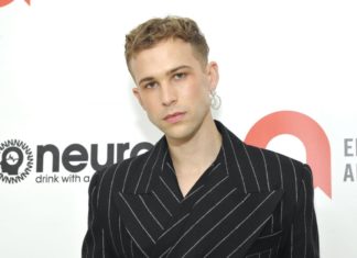 Tommy Dorfman Explains How Trans Women Identified Her Before She Transitioned: ‘It’s a Thing You Recognize’ – Showbiz Cheat Sheet