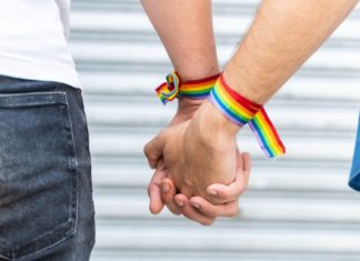 Travel agent’s warning as gay couple could face 100 lashes over Maldives trip – The Mirror