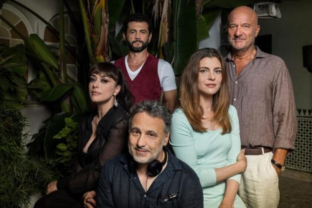 Italy’s ‘Vicini di Casa,’ the First Big Remake of Cesc Gay Hit ‘The People Upstairs,’ Wraps in Rome (EXCLUSIVE) - Yahoo Entertainment