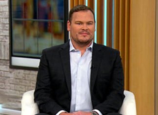 Openly gay former NFL player on Raiders coach resignation over use of slurs – CBS News