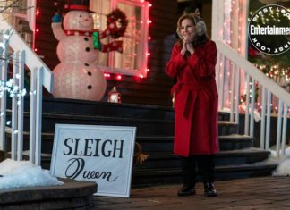See first-look photos of Netflix’s first gay Christmas movie Single All the Way – SGE – Sports Grind Entertainment