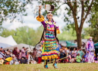 A Visitor’s Guide to Attending a Native American Pow Wow – Thrillist