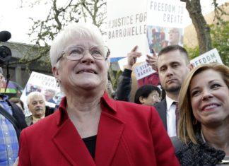 Christian florist pays $5,000 over refusing to serve gay couple, ending nearly decadelong lawsuit – Washington Examiner