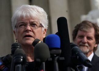 Christian florist settles with gay couple after eight-year court battle over wedding flower refusal – Yahoo Eurosport UK
