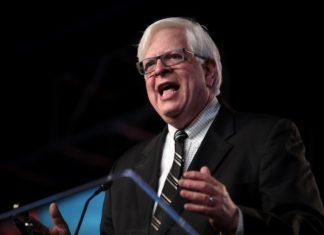 Conservative talk host Dennis Prager claims unvaccinated treated worse than gay men during AIDS crisis – Metro Weekly