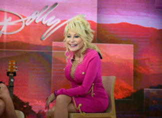 Dolly Parton Addresses Rumors About Her Sexuality – Showbiz Cheat Sheet