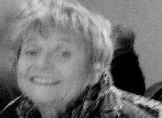 Elaine Romagnoli, Longtime Fixture of Lesbian Nightlife, Dies at 79 – The New York Times