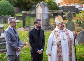 Gay priest and partner make Church in Wales history with ‘rejoiceful’ same-sex blessing – Yahoo Eurosport UK